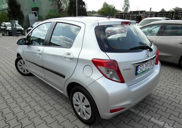 Toyota Yaris cena 22900 przebieg: 165000, rok produkcji 2012 z Sosnowiec małe 436